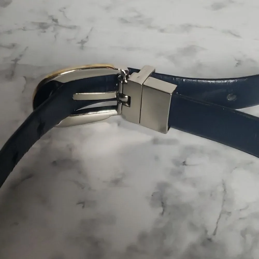 ‎Liz Claiborne Black Belt